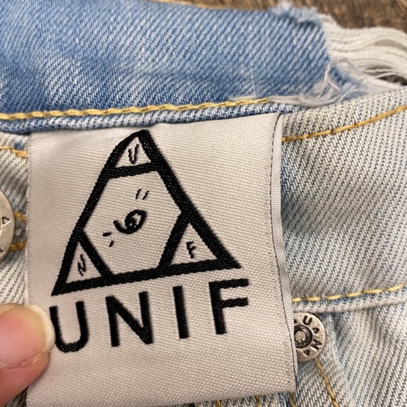 UNIF Light Wash Distressed Denied Shorts - Picture 6 of 6